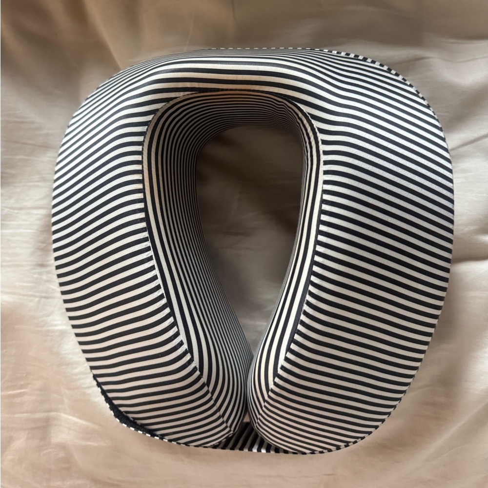 SLIP Silk Jet Setter Travel Neck Pillow